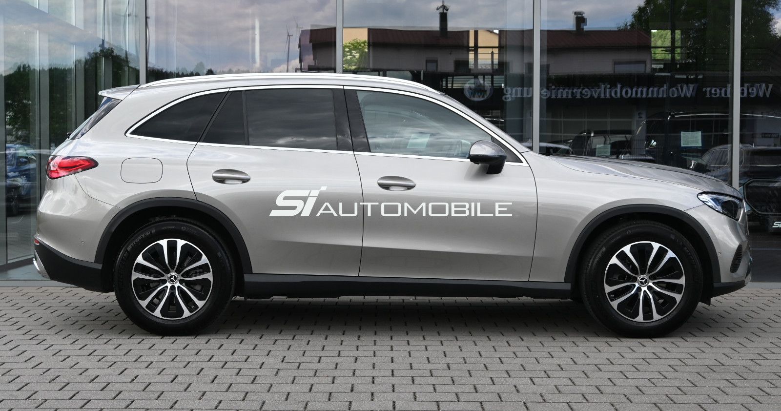 Fahrzeugabbildung Mercedes-Benz GLC 220 d 4MAT. Avantgarde °DISTRONIC°PANORAMA°