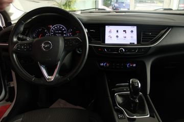 Opel Insignia - 11