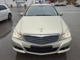 Mercedes-Benz C 180 C -Klasse  T CGI BlueEfficiency/Euro 5 - mit Benzin-Antrieb: Beige, Kombi, mit Klimaautomatik