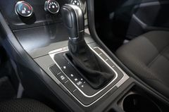 Fahrzeugabbildung Volkswagen Golf VII VARI. 2.0D COMFORT. 4M NAVI/KAMERA/AHK
