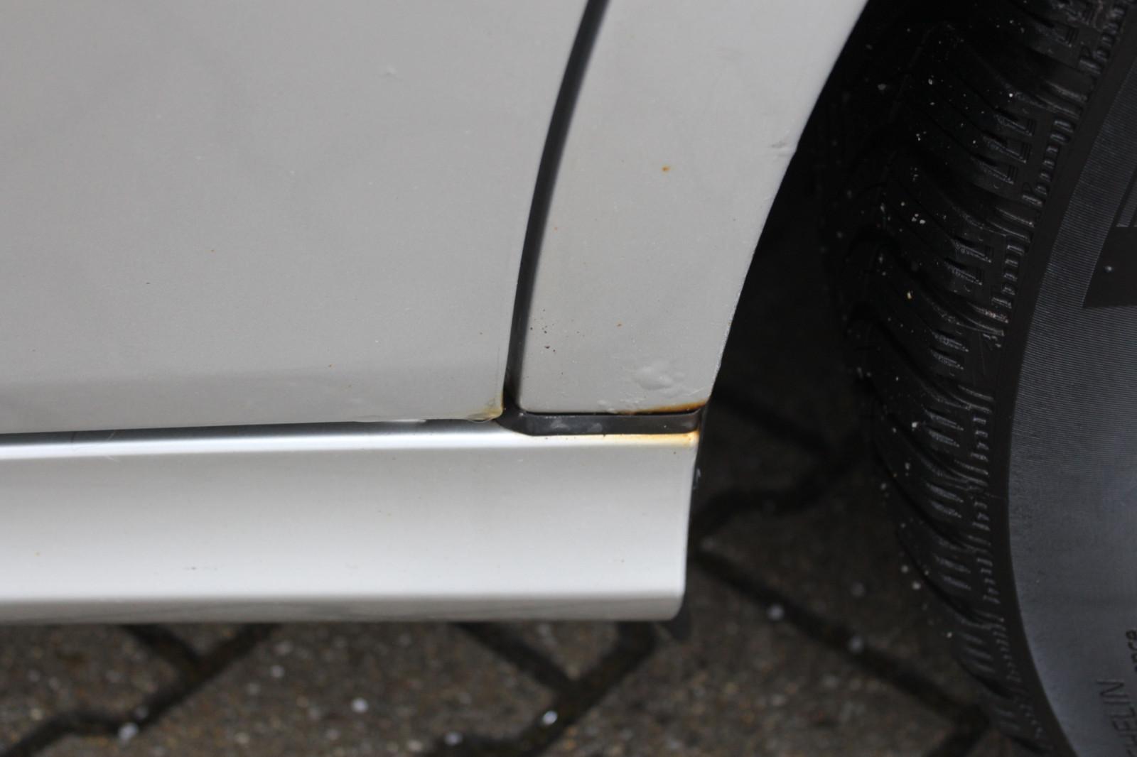 Mercedes-Benz E320 2005 — photo 32