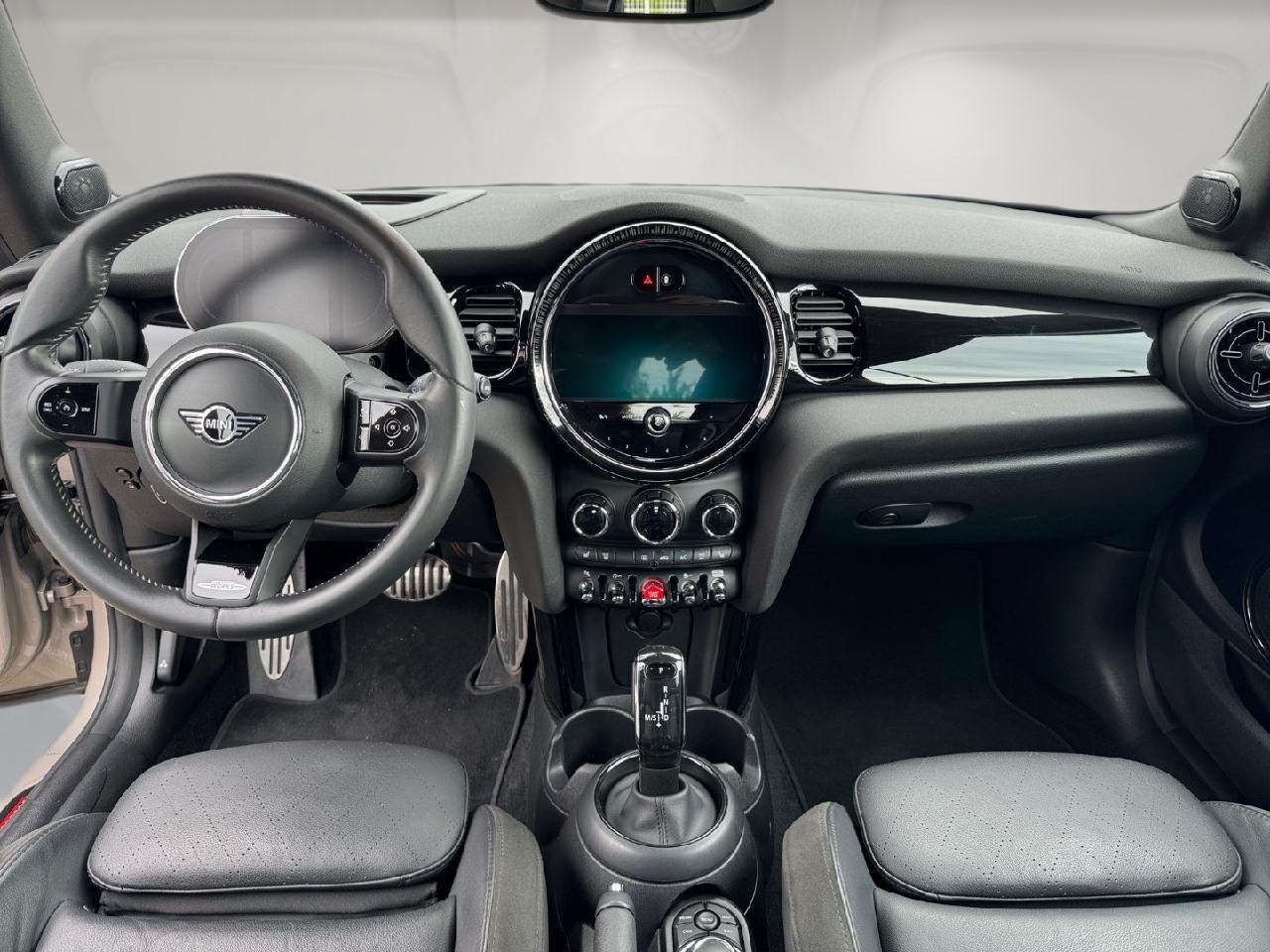 Fahrzeugabbildung MINI Cabrio Cooper John Cooper Works Trim