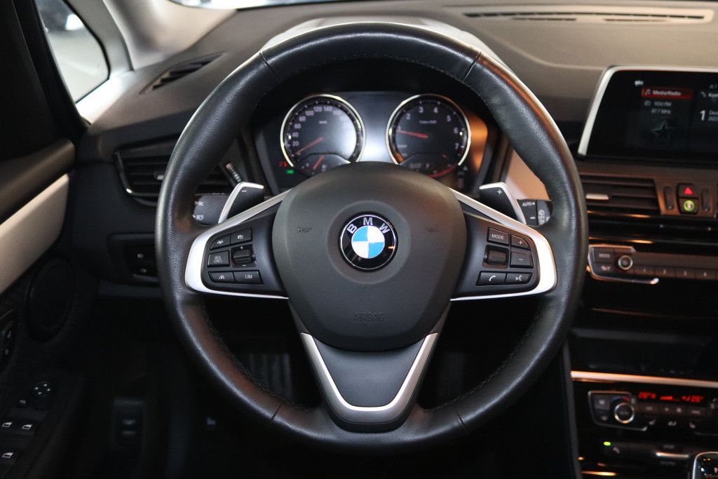 Fahrzeugabbildung BMW 220 Active Tourer Aut.-Navi-LED-Driv.Ass+-Kamera