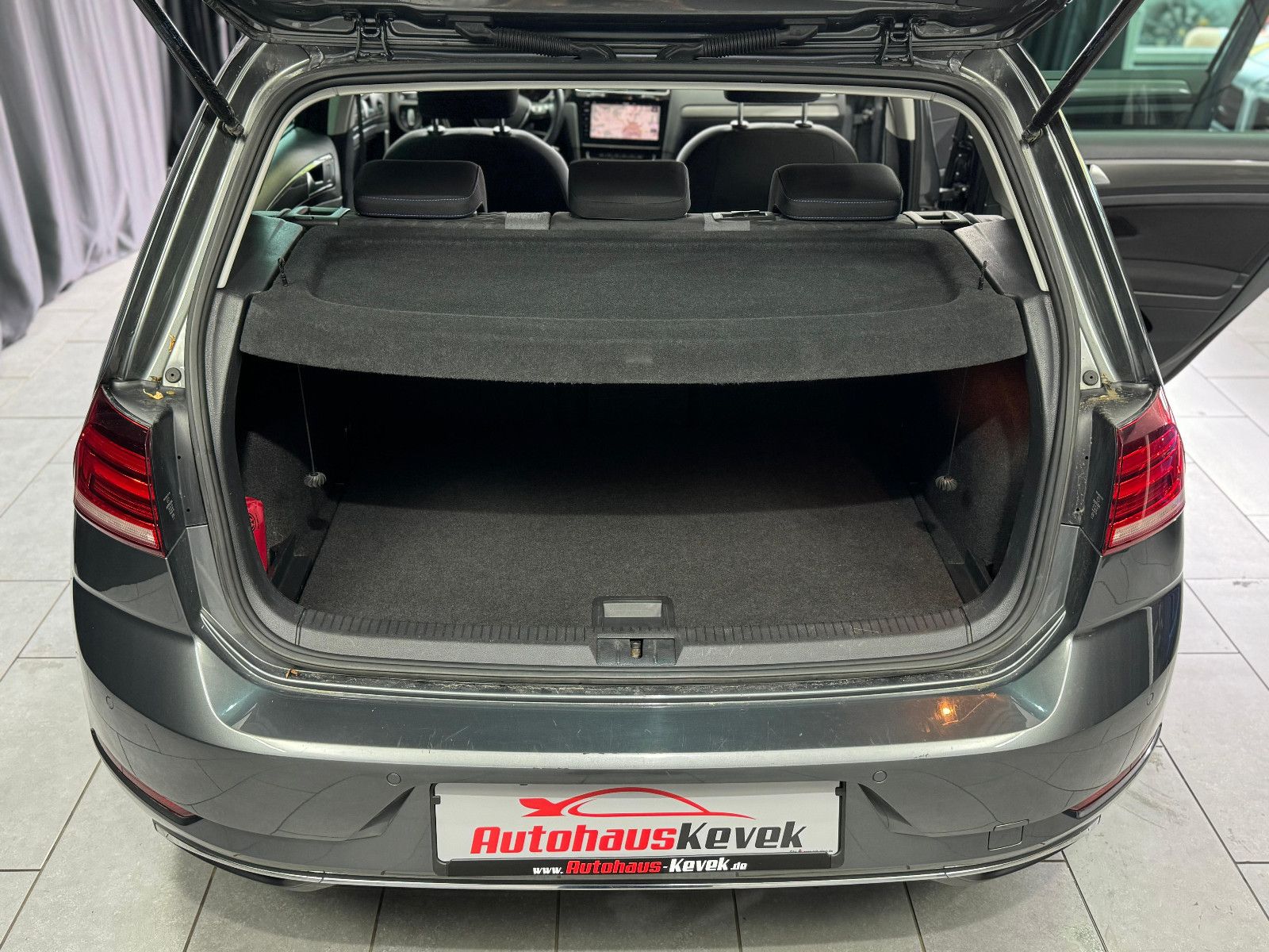 Fahrzeugabbildung Volkswagen Golf VII Lim. Join *NAVI*PDC*STANDHEIZUNG*