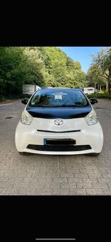 Toyota iq - sparsam - weiß - Benzin  TOP - Toyota IQ Gebrauchtwagen in Hamburg
