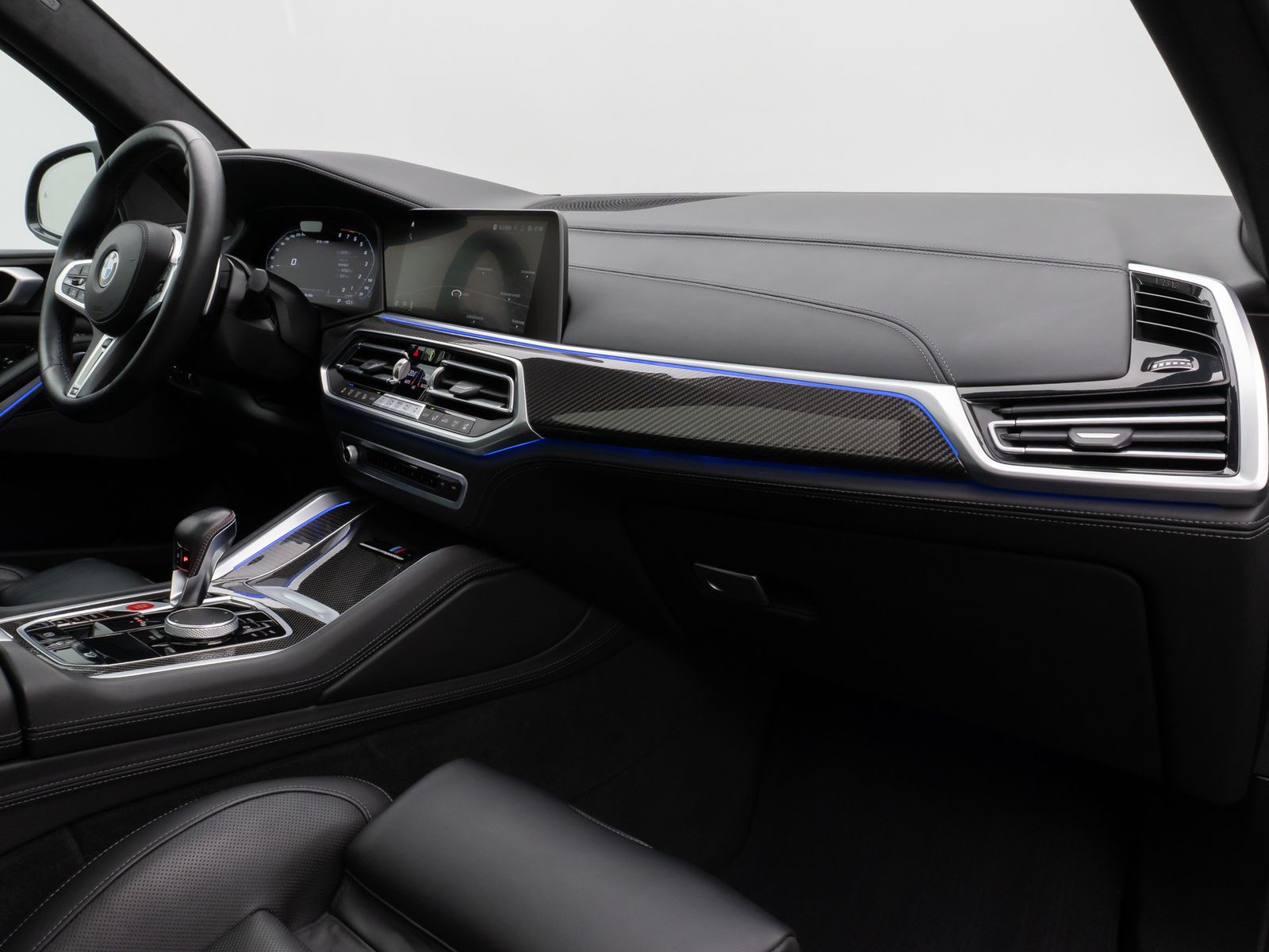 Fahrzeugabbildung BMW X5 M Competition Panorama Laser 360°DAB DisplKey