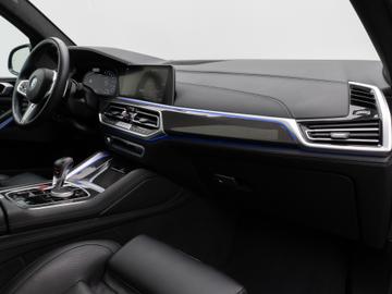 2023 BMW X5 M — миниатюра 23