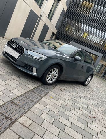 Audi A3 Sportback 1.0/30 TFSI aus 2 Hand S...