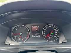 Fahrzeugabbildung Volkswagen T6 Multivan Comfortl. DSG - Standhzg*2xTür*18"LM