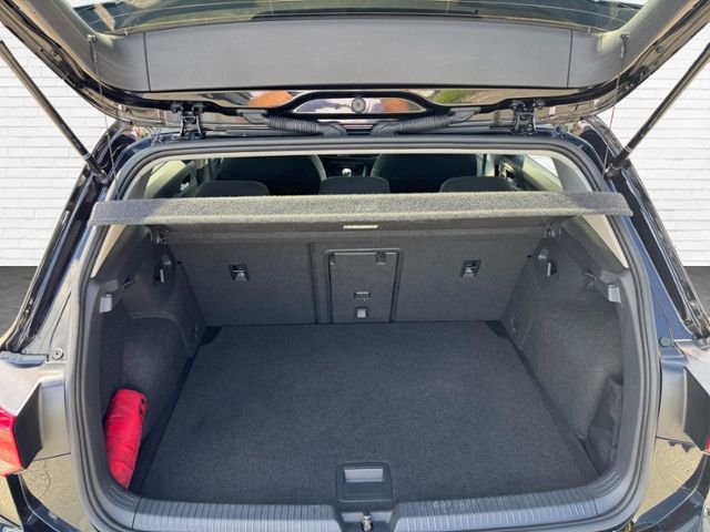 Fahrzeugabbildung Volkswagen Golf Active 2.0 TDI KLIMA LED NAVI ALU