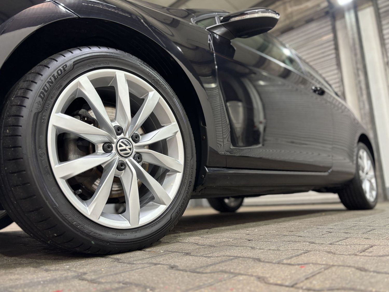 Fahrzeugabbildung Volkswagen Golf Highline BMT#Bi-Xenon#Ambiente#PDC#DAB#Alca