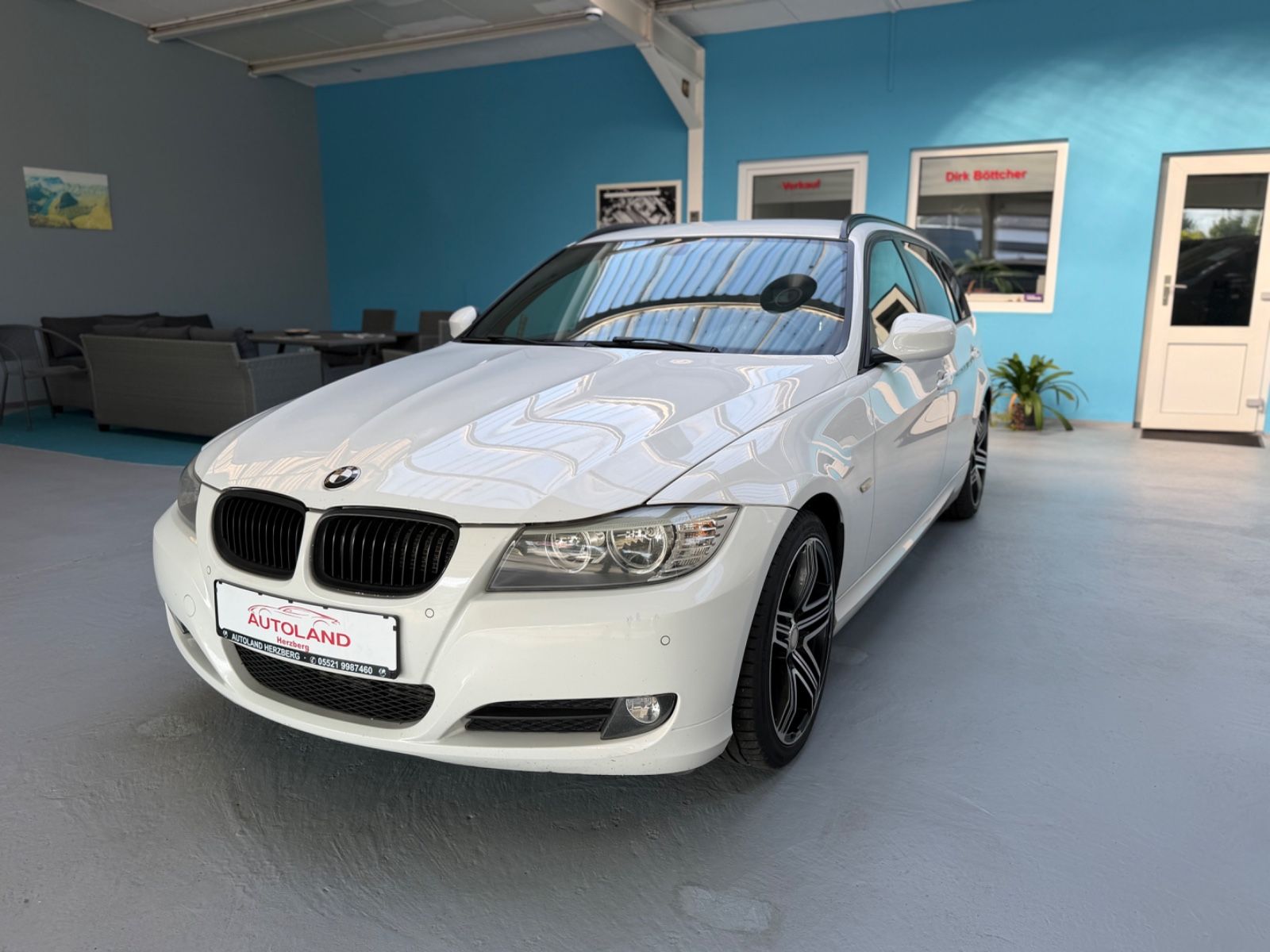 BMW BMW *320D Touring*NAVI*PDC*SHZ*