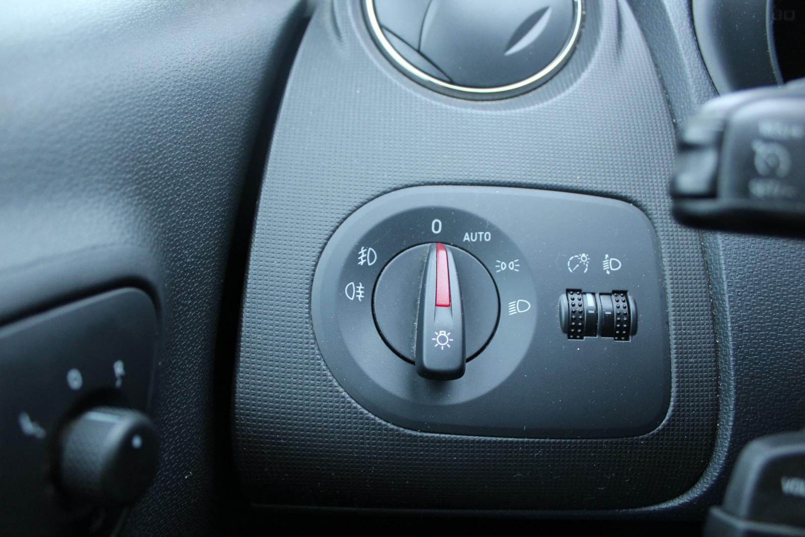 Seat Ibiza 2014 — photo 18