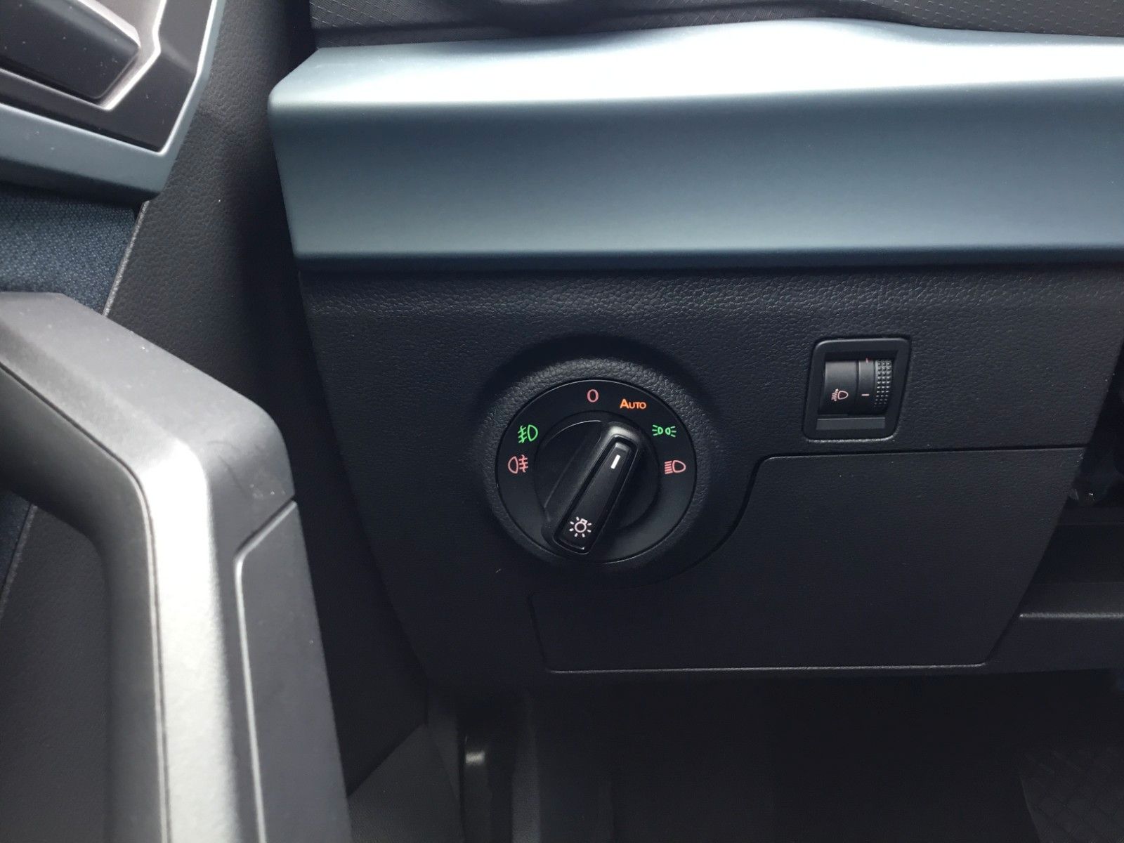 Fahrzeugabbildung SEAT Arona 1.0 TSI Style DSG+AHK+ACC+Navi+Kamera