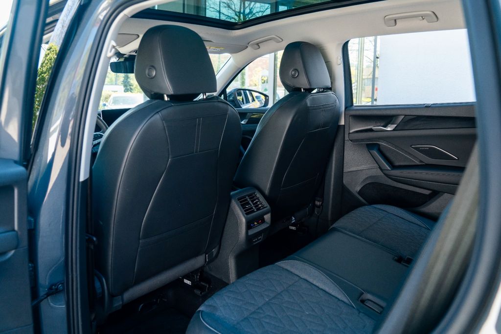 VW Tayron 1.5 eTSI Life/ AHK/ IQ DRIVE/ PANO/ ACC VW Tayron 1.5 eTSI Life/ AHK/ IQ DRIVE/ PANO/ ACC