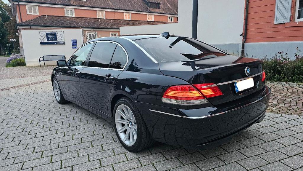 BMW 730