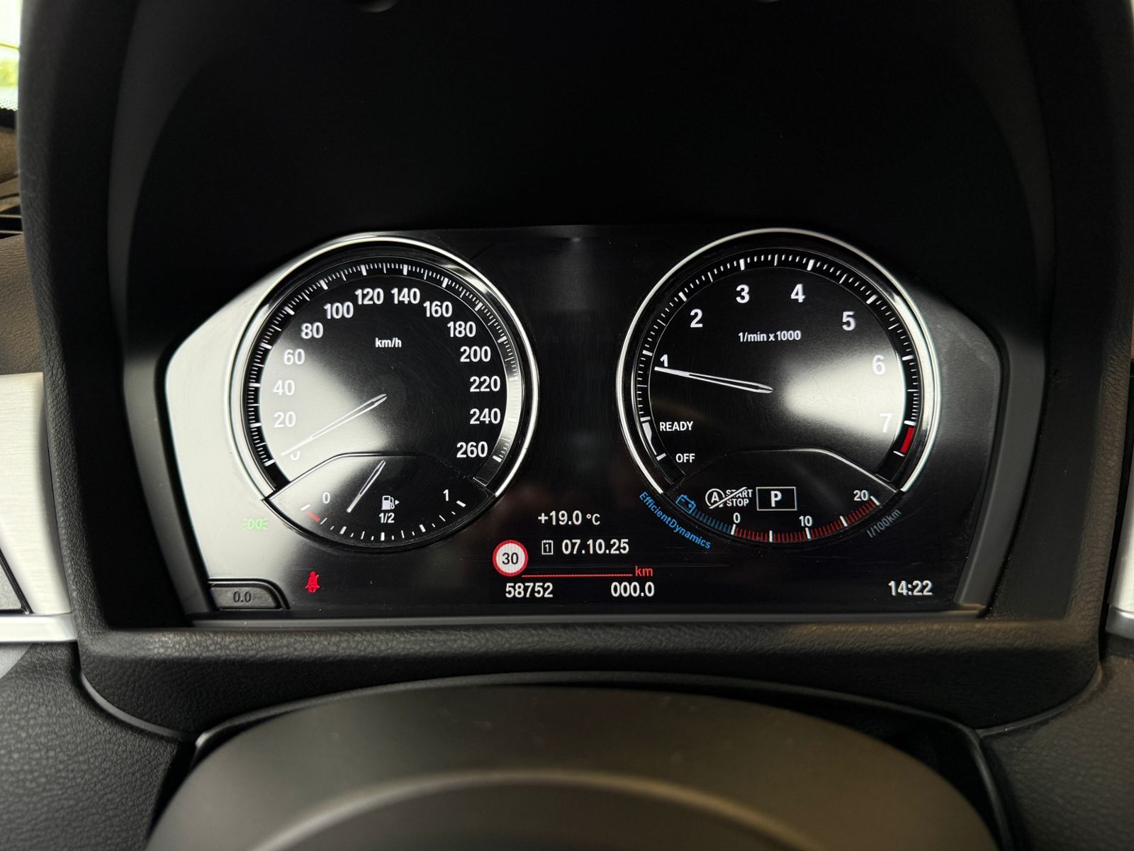 Fahrzeugabbildung BMW X1 xDrive 20 i M Sport PANO AHK HUD LED