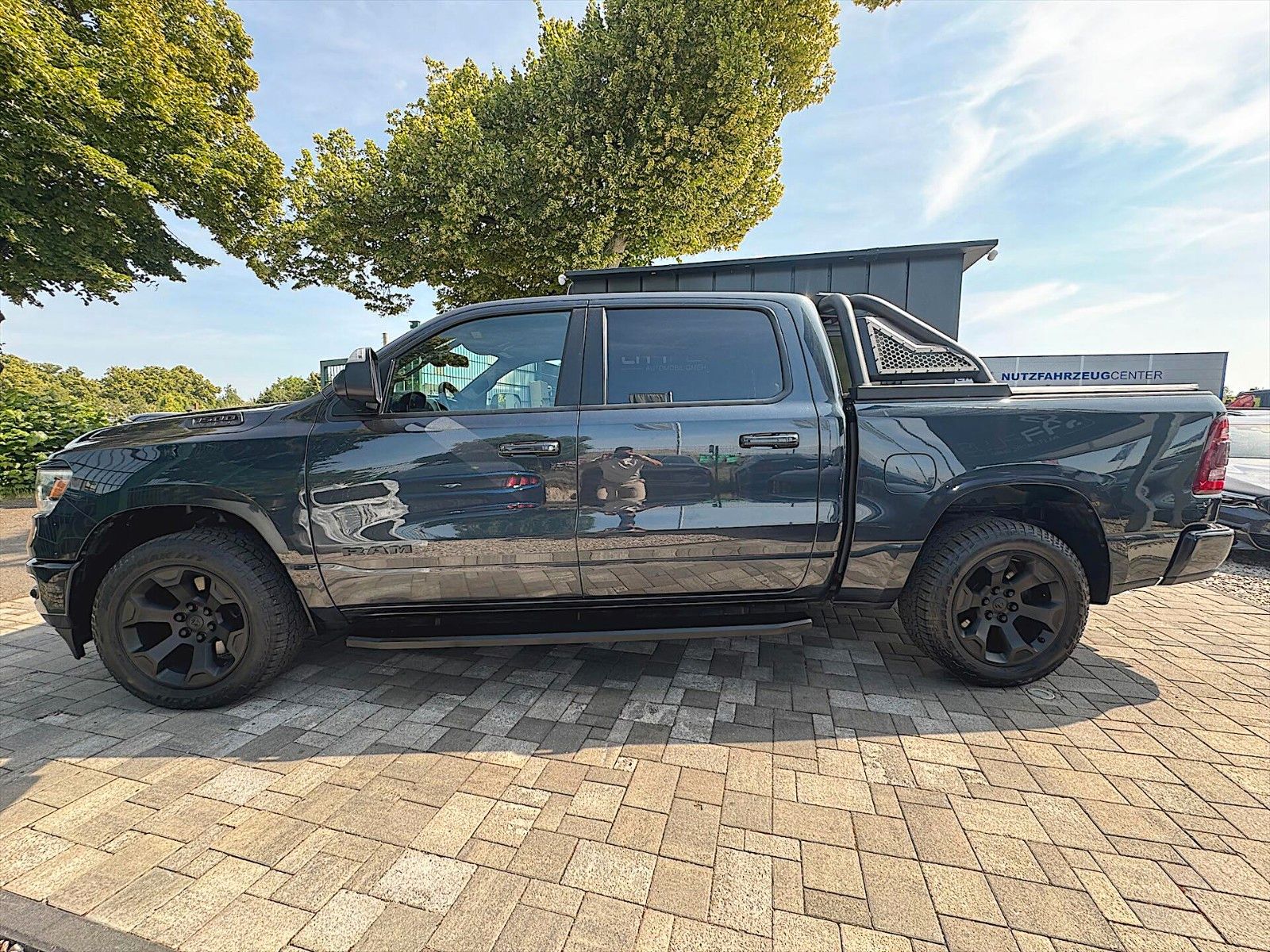 Fahrzeugabbildung Dodge RAM 5.7 V8 HEMI Night Edition 4x4  LPG AXLE LOCK