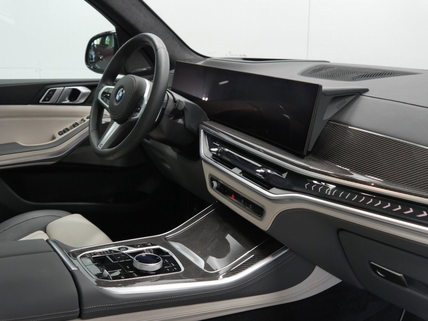 Fahrzeugabbildung BMW X5 xDrive40d 2-Achs Luftfederung, M Sportpaket p