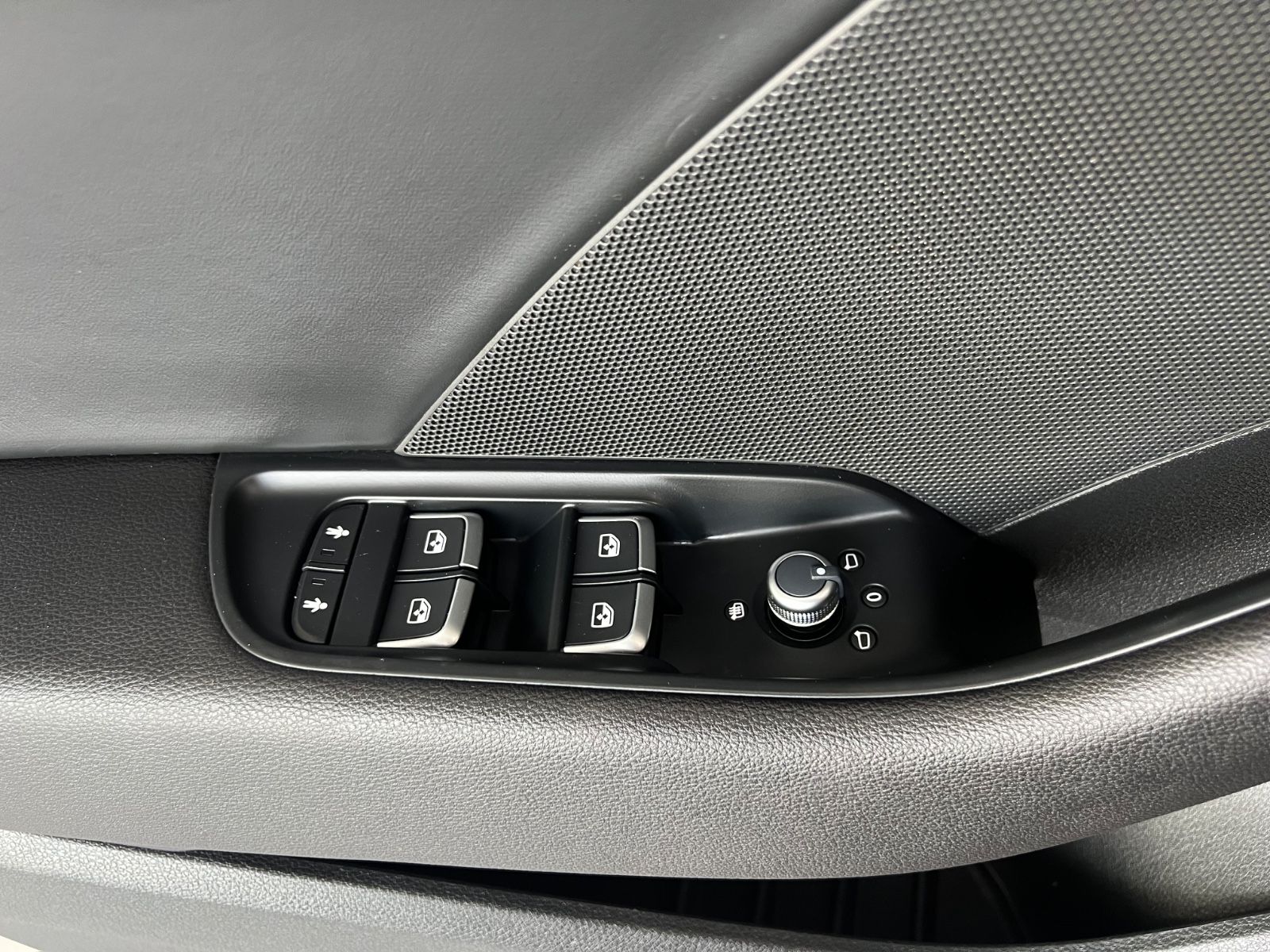 Fahrzeugabbildung Audi S3 Lim. 2.0 TFSI quattro * ALL BLACK *