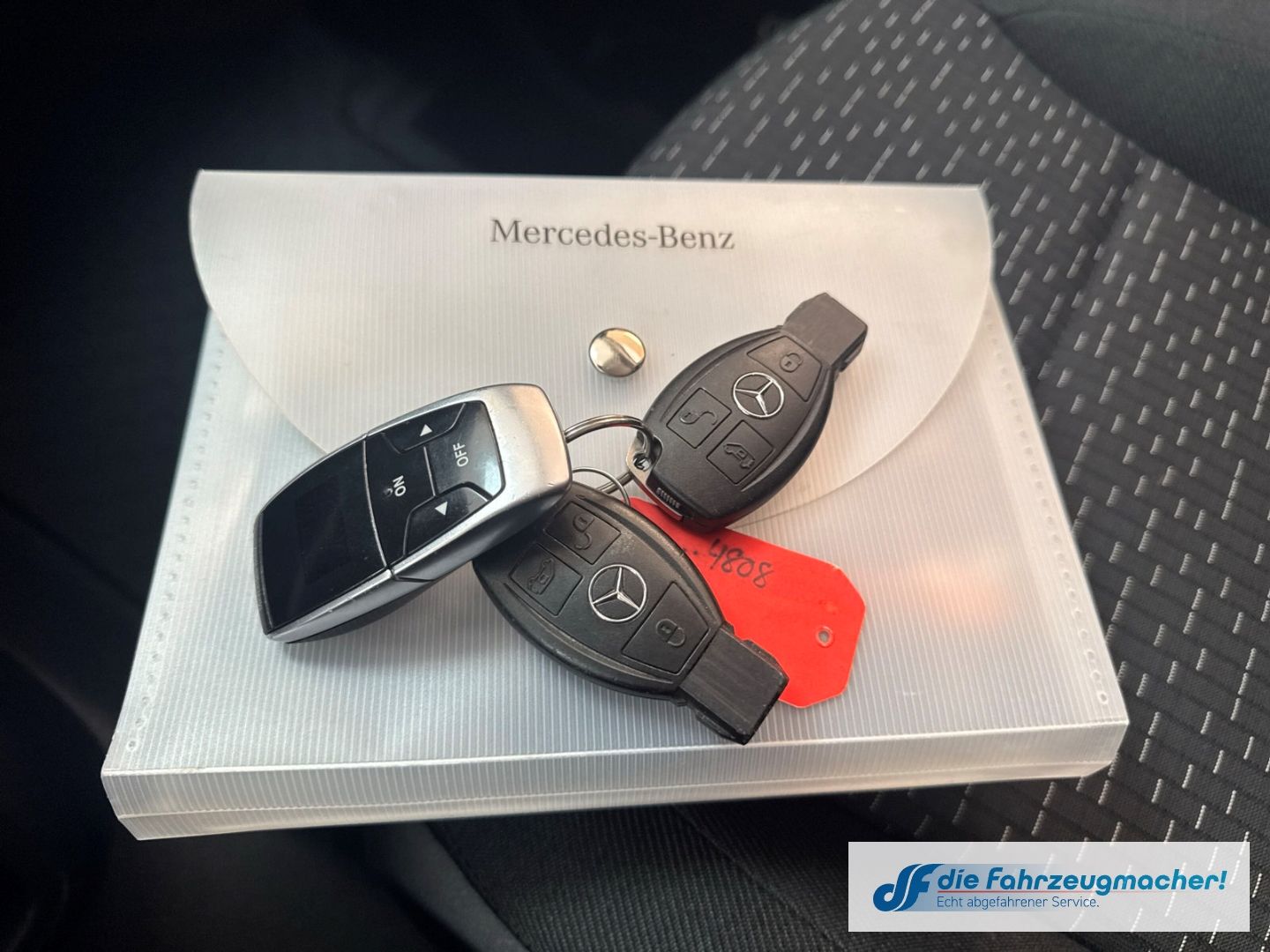 Fahrzeugabbildung Mercedes-Benz Vito Tourer 119 CDI 4x4 lang Navi LED Blendfrei