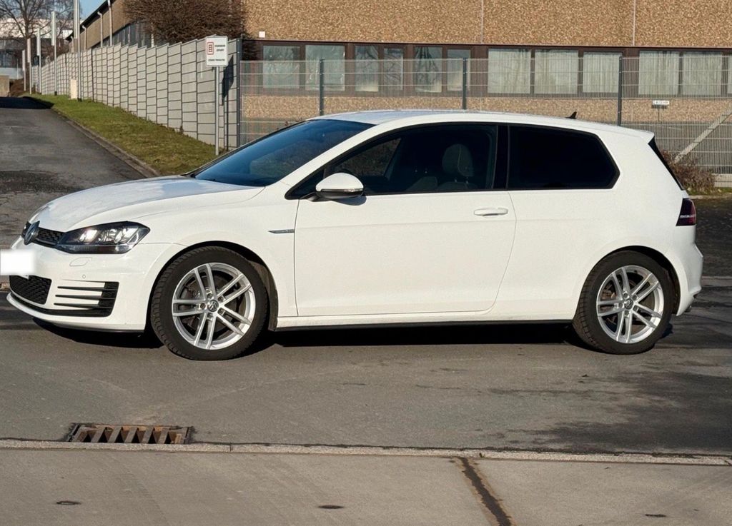 Image of Volkswagen Golf