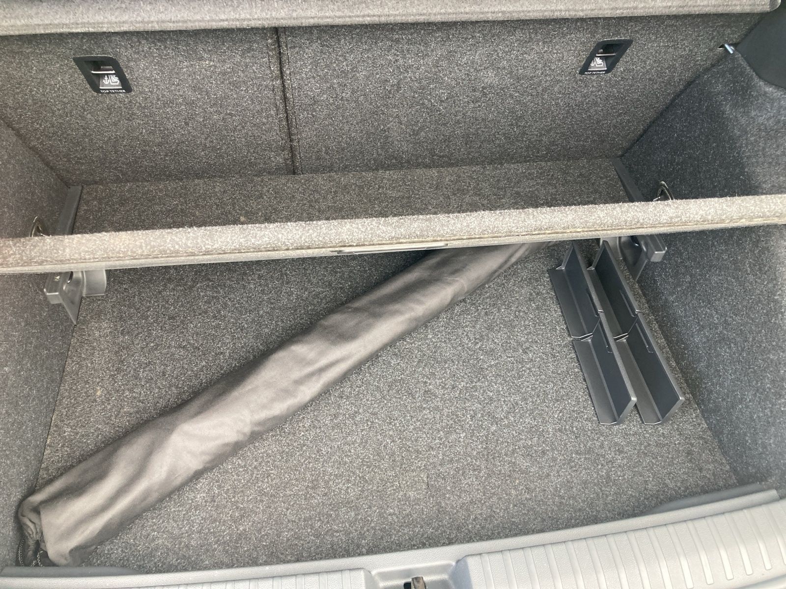 Fahrzeugabbildung SKODA Kamiq TSI Clever LED AHK Navi AID PDC SH