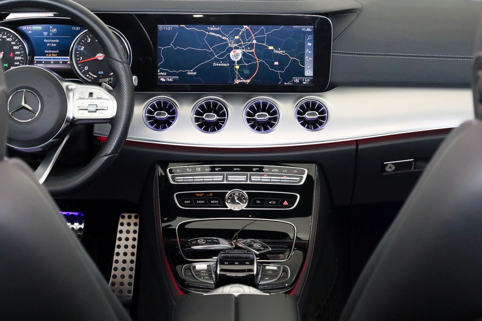 Fahrzeugabbildung Mercedes-Benz E 350 Cabrio AMG Line Leder,Navi,LED,Kamera,SH