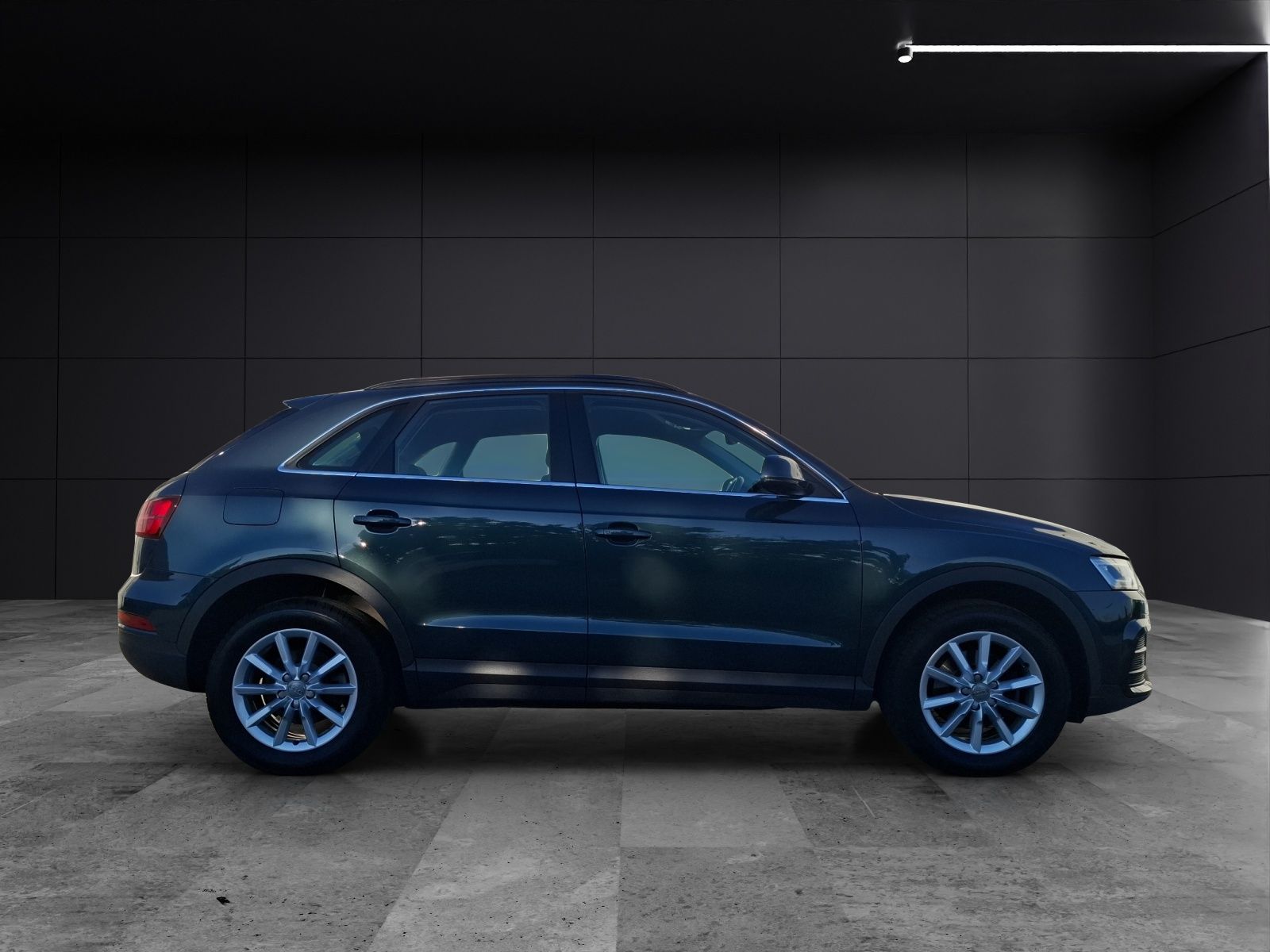 Fahrzeugabbildung Audi Q3 TDI LED AHK GRA PDC SH LM