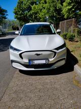 Ford Mustang Mach-E RWD 269 PS  Top Zustand  - weiße Ford Mustang Mach-E