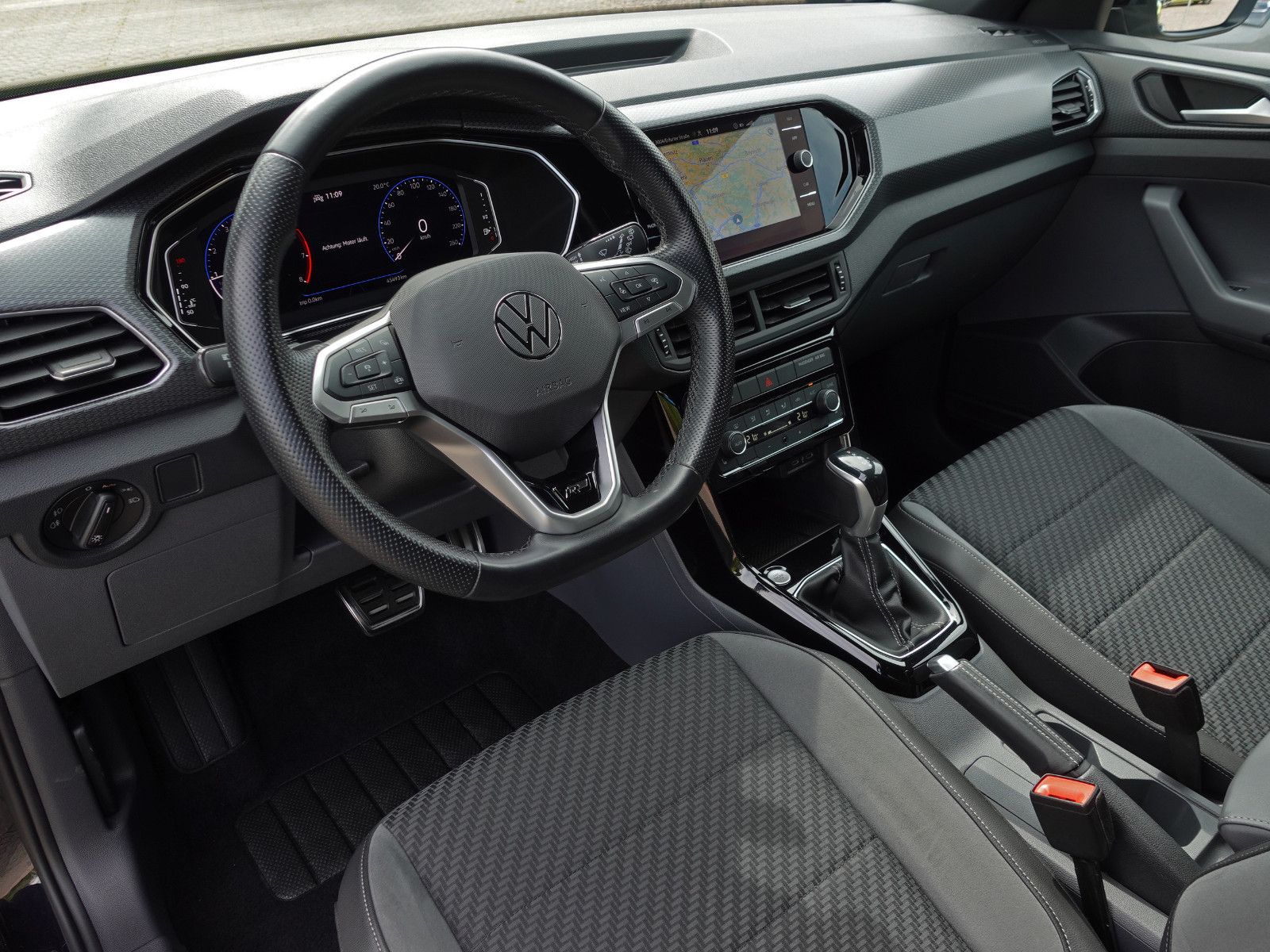 Fahrzeugabbildung Volkswagen T-Cross 1.5 TSI DSG Style R-Line RFK Assist AppC