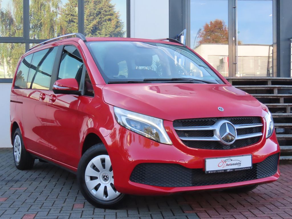 Image of Mercedes-Benz 220