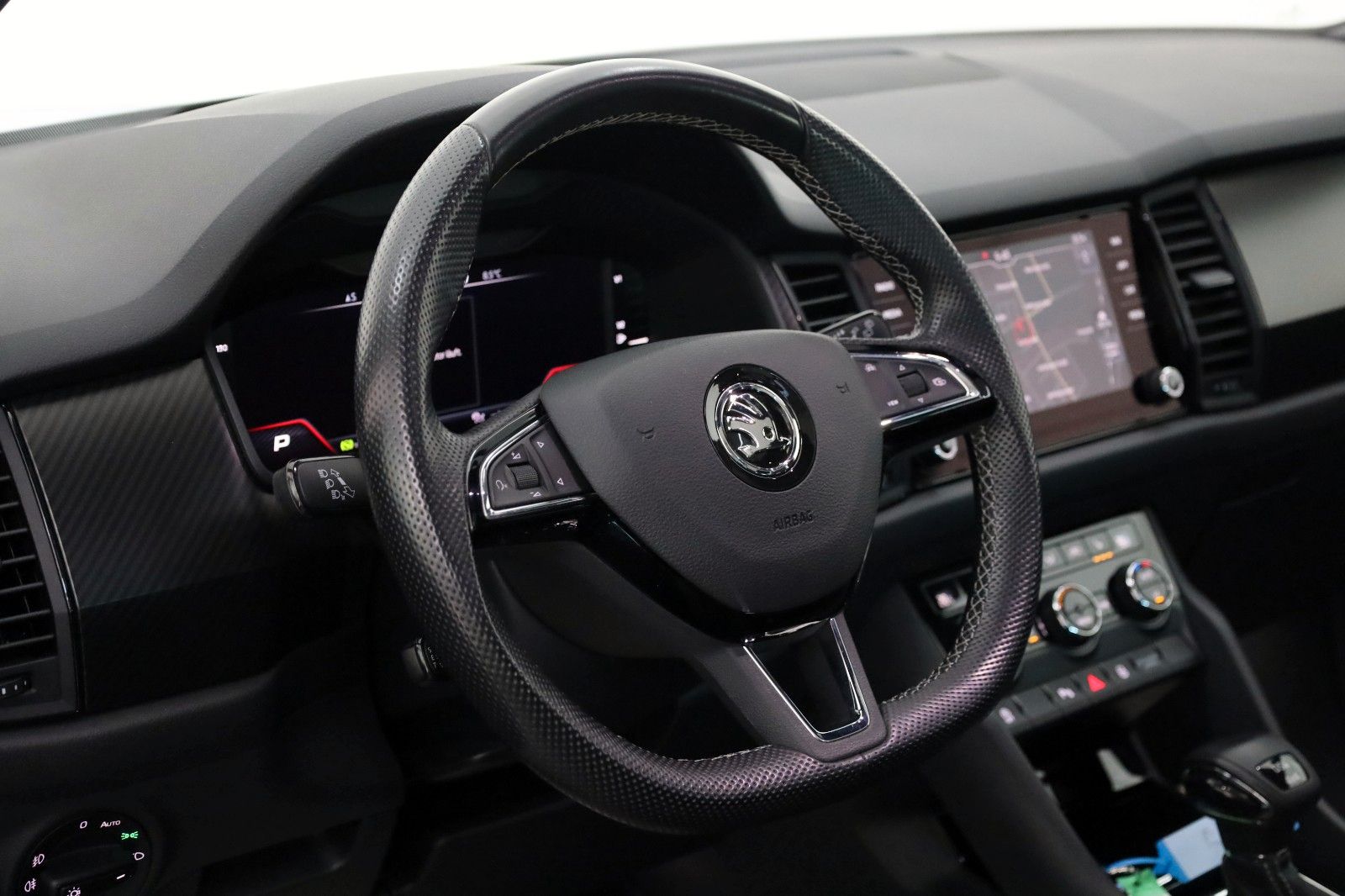 Fahrzeugabbildung SKODA Kodiaq Sportline 4x4 Leder,Navi,LED,PanDach,ACC