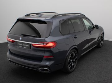 BMW X7 - 7