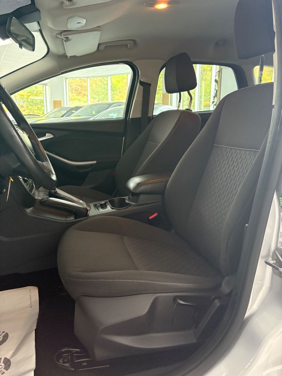 Fahrzeugabbildung Ford Focus Turnier Champions Edition AUTOMATIK