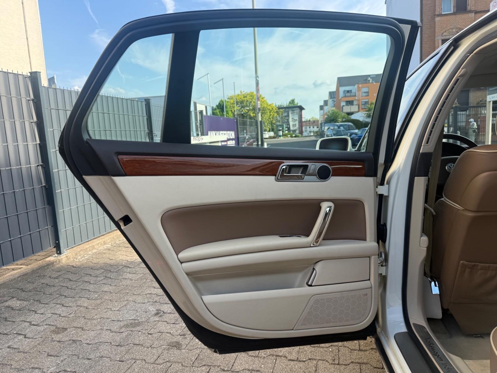 Volkswagen Phaeton V6TDI 4M*2HD*KAM*AUTO*SCHIEB*MASSA+5SITZ