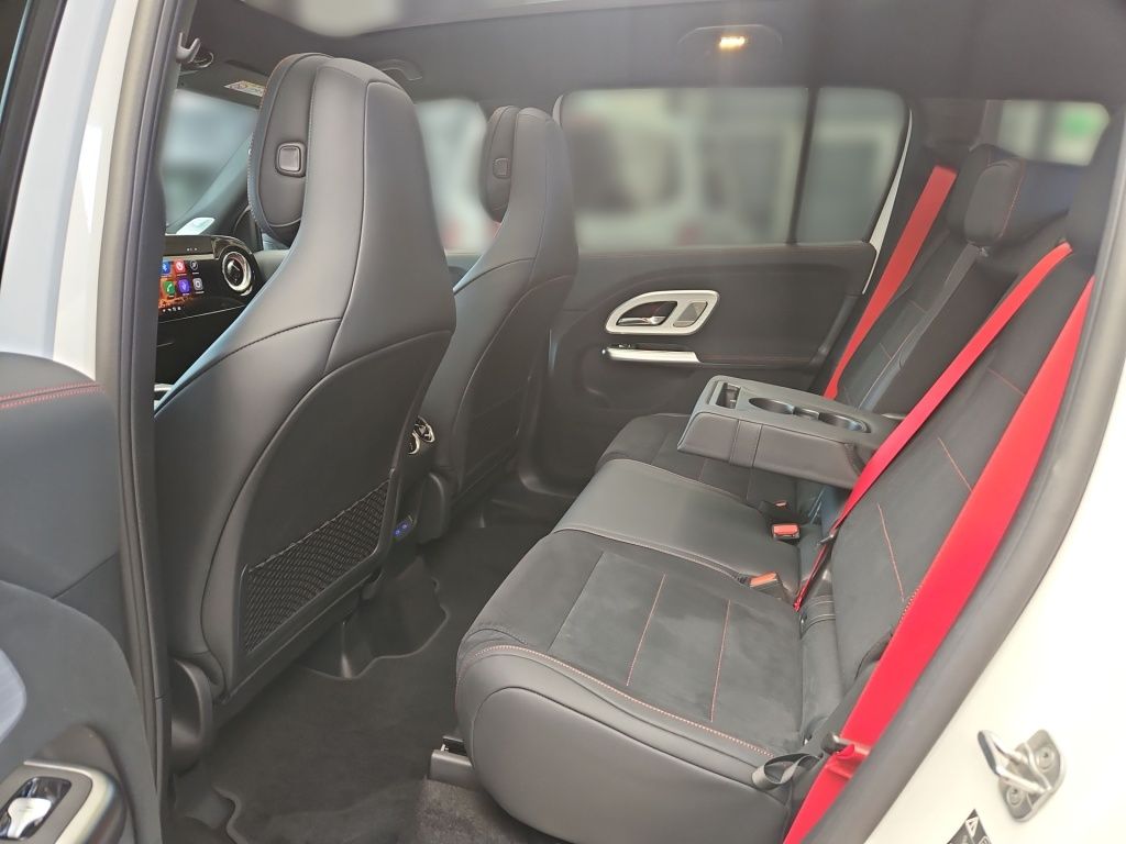Fahrzeugabbildung Mercedes-Benz GLB 350 4M +AMG+MULTI+AHK+3.SITZREIHE+ASSIST+HUD
