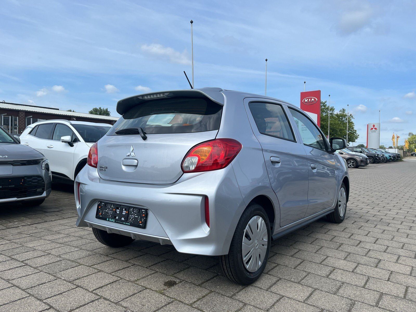 Fahrzeugabbildung Mitsubishi Space Star Select RADIO KLIMA DAB