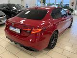 Alfa Romeo Giulia Veloce Q4 Brembo*ACC*Bi-Xenon*Leder*Navi* - Alfa Romeo Giulia aus 2021