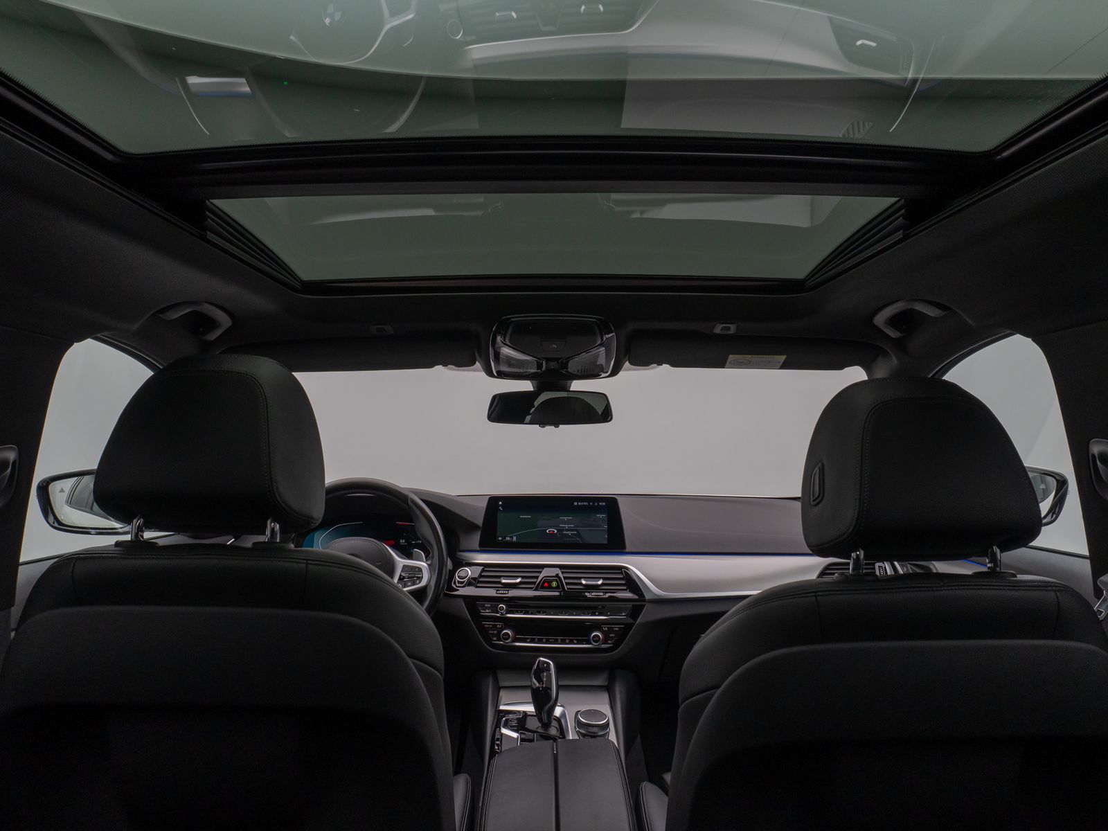 Fahrzeugabbildung BMW 520d Sport Line Kamera Panorama AHK HiFi Alarm