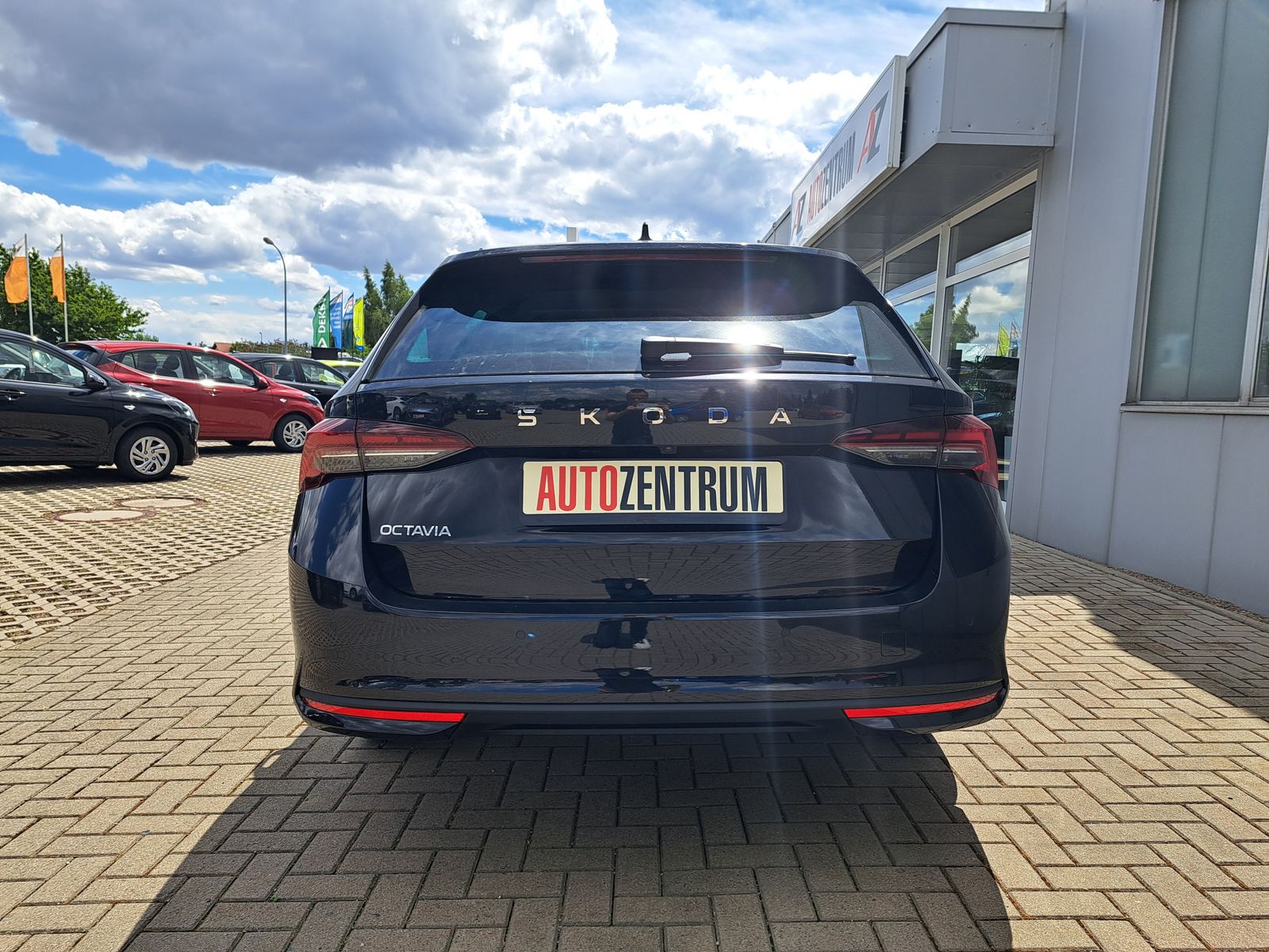 Fahrzeugabbildung SKODA Octavia 2.0 TDI Selection LED KAMERA SITZHEIZUNG