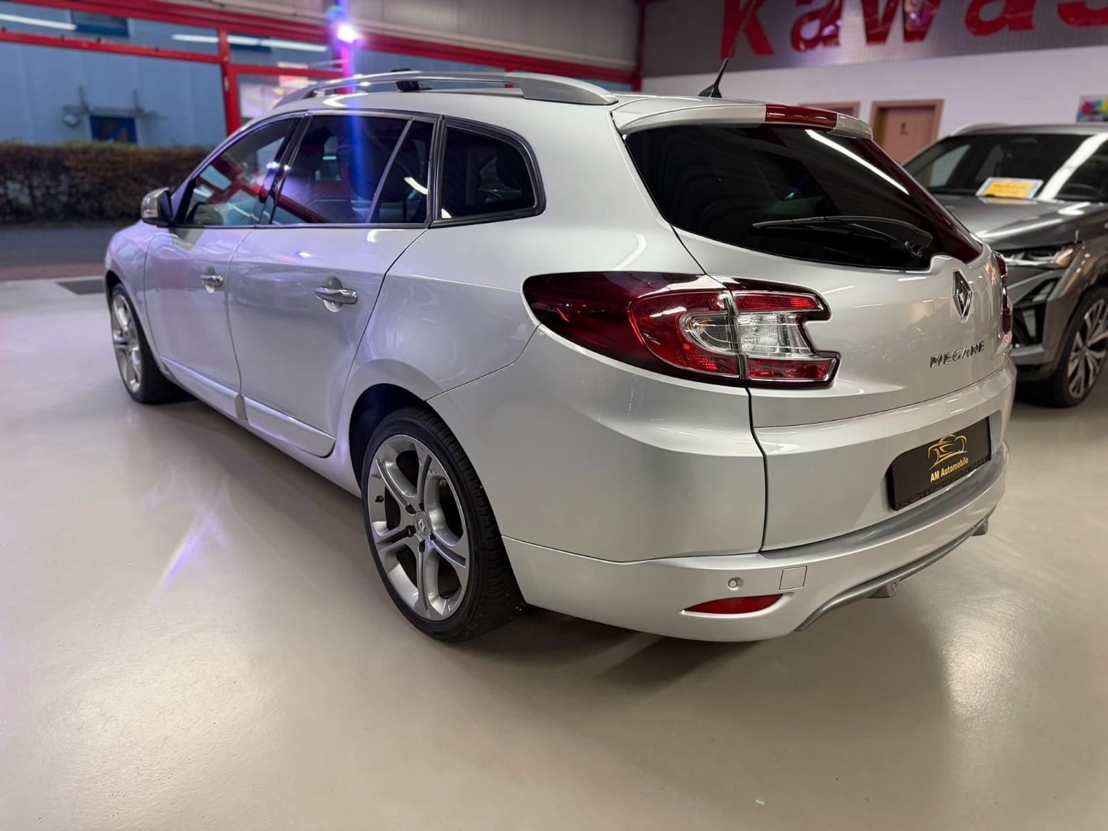 Renault Megane 2015 — photo 13