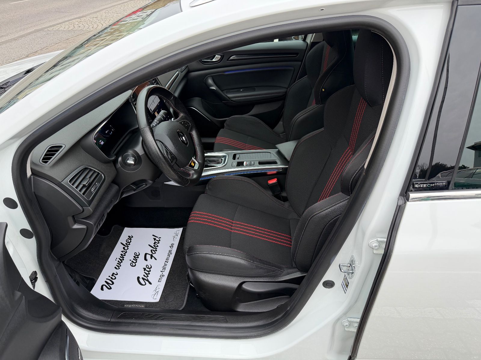 Fahrzeugabbildung Renault Megane IV Grandtour R.S. LINE 1-HD NAVI LED BOSE