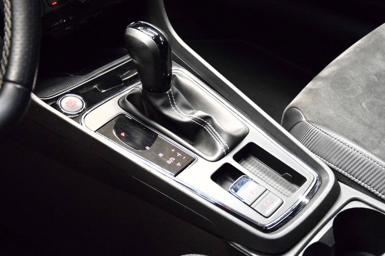 Fahrzeugabbildung SEAT Leon ST Cupra 300 4Drive ACC Beats Alca. Virtual