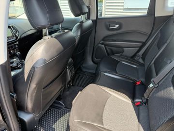 Jeep Compass Limited 4WD+Xenon+AHK+Navi+SHZ+LKRHZG+Ap