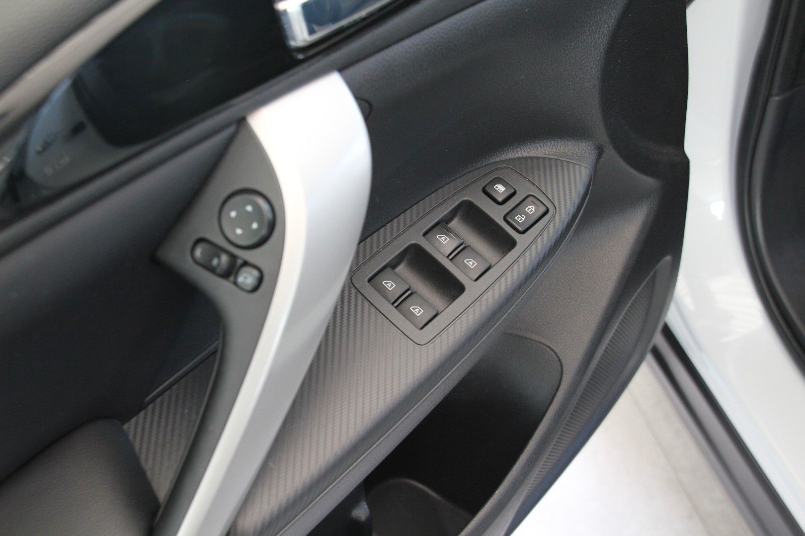 Fahrzeugabbildung Mitsubishi Eclipse Cross Plus Hybrid 4WD