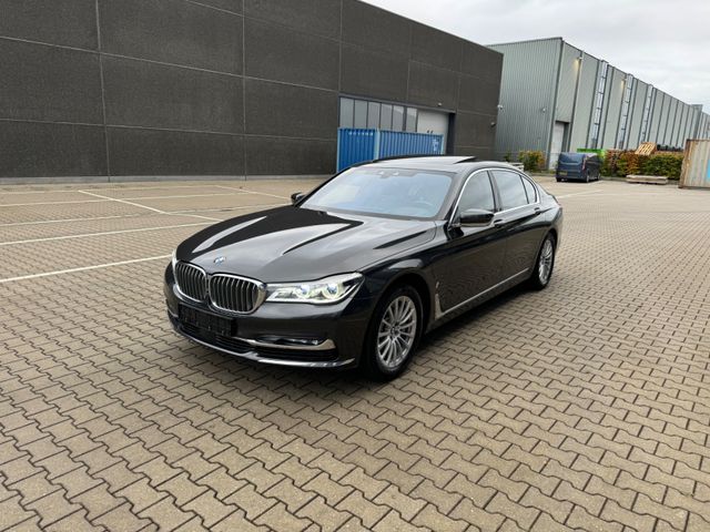 BMW 740Le Lang Panorama Laser Leder Massage Voll