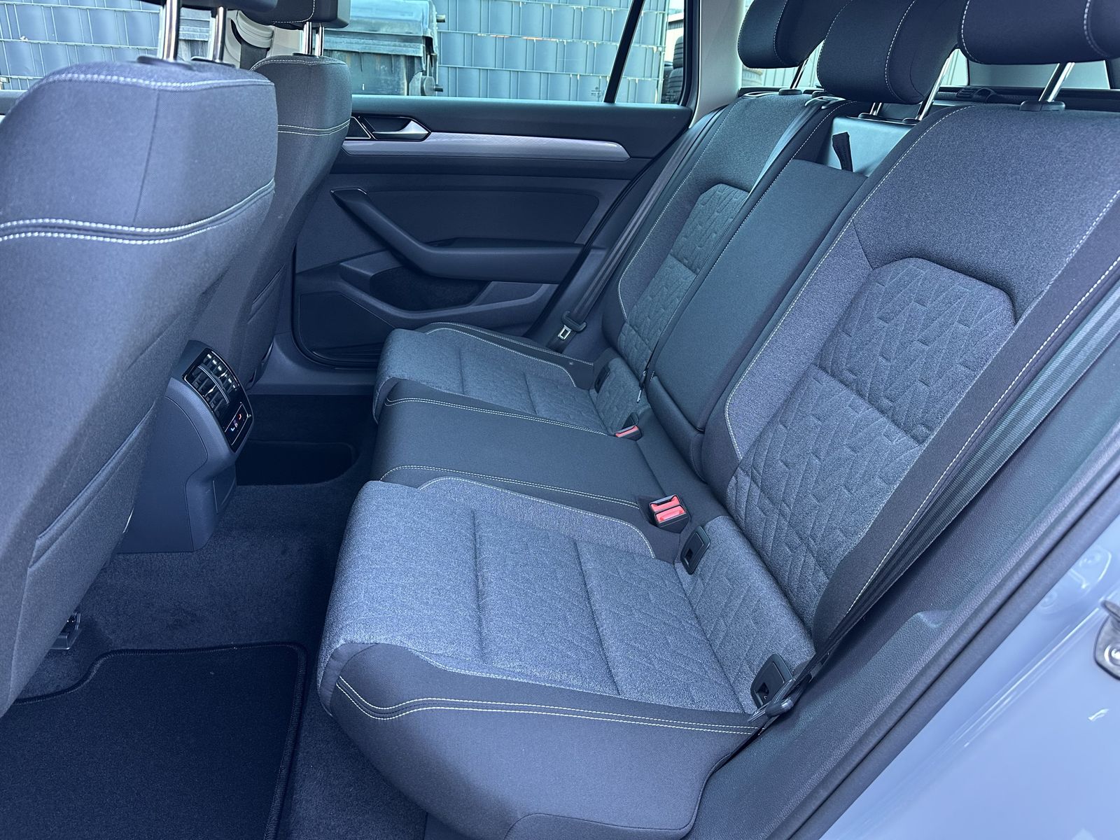 Fahrzeugabbildung Volkswagen Passat Variant 1.4 eHybrid GTE NAV+LED+ACC+AHK