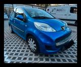Peugeot Peugot 107 PKW - Peugeot 107 mit Benzin-Antrieb: Kleinwagen, Automatik