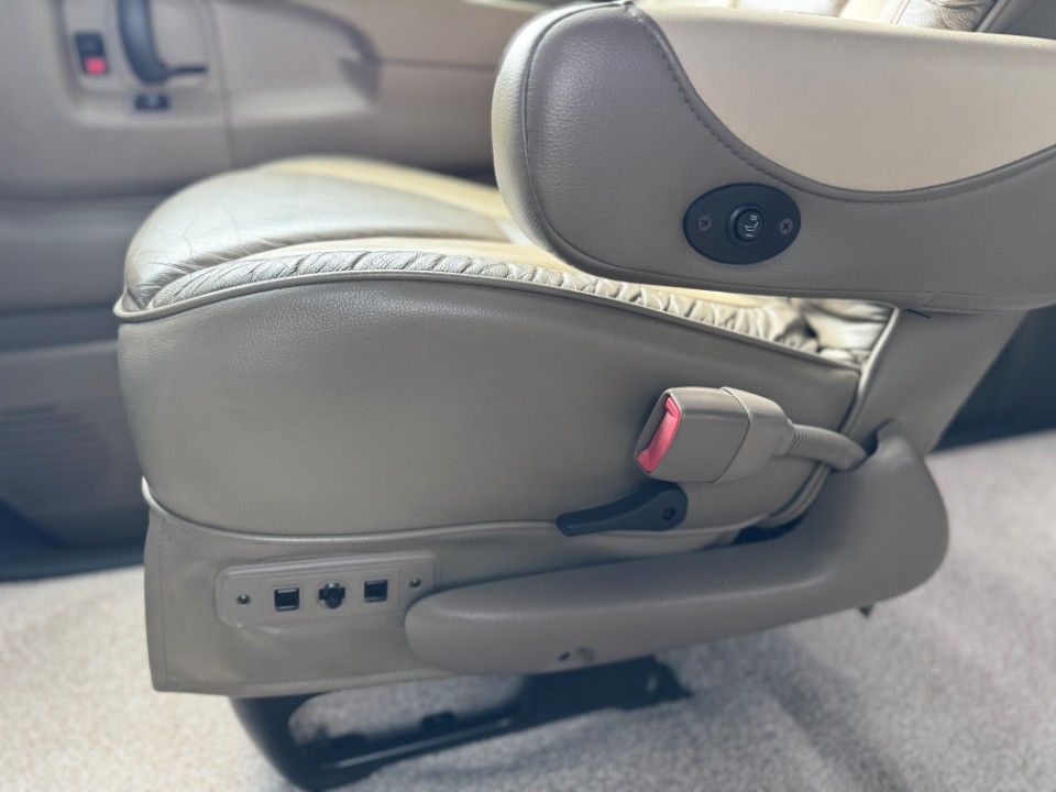 Fahrzeugabbildung Chevrolet Express Chevy Conversion Van 5.3 Vortec